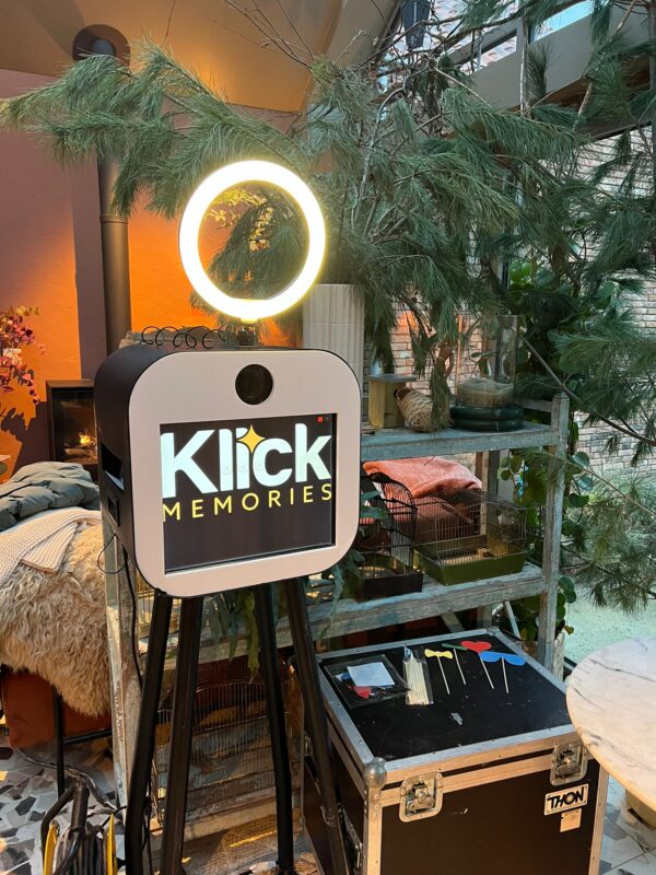 Photobooth (Modern/LED/ Vintage)